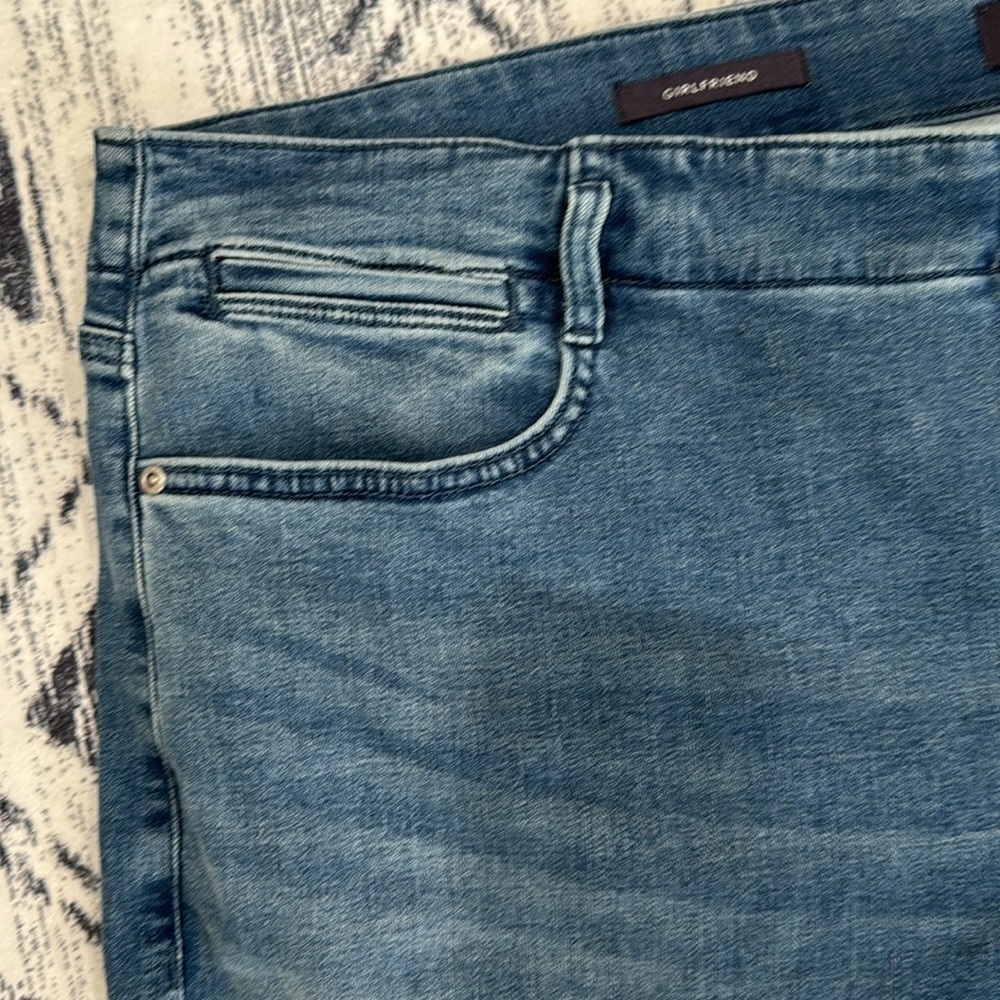 NWOT NYDJ Girlfriend jeans - Picture 3 of 5